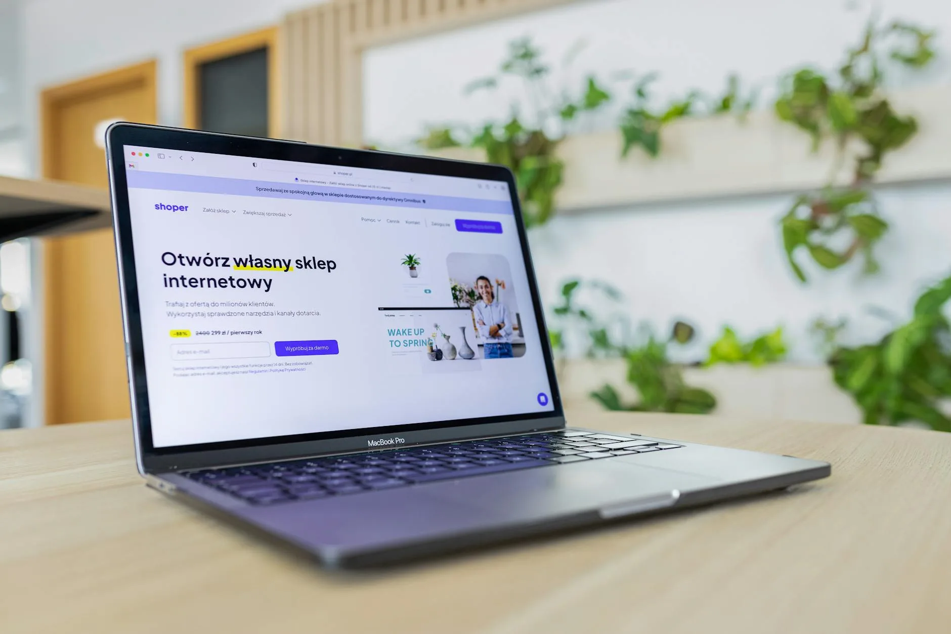 Desain modern dan responsif untuk layanan jasa website di Tulang Bawang, meningkatkan visibilitas online UMKM.