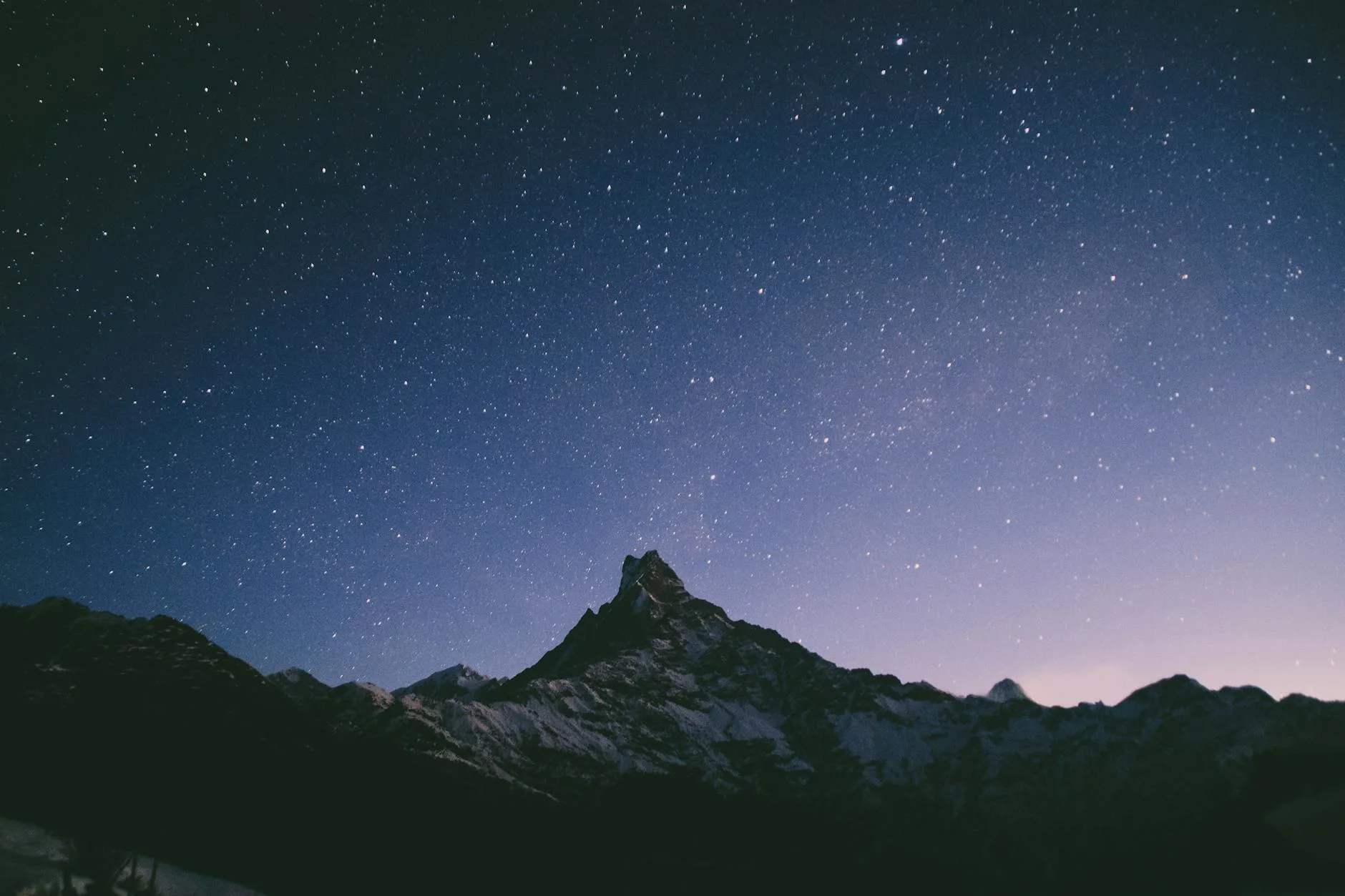 Photo by Drift Shutterbug on Pexels | Jasa Pembuatan Website Pegunungan Bintang illustration